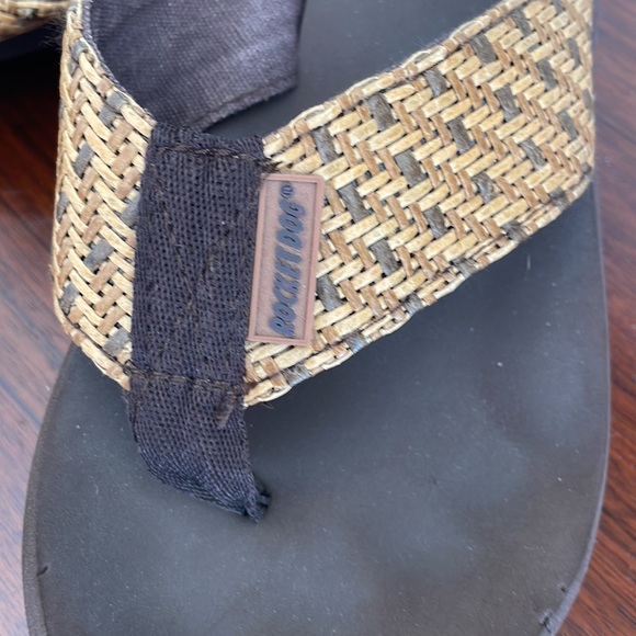 NATURAL COLORS WOVEN FAUX LEATHER FLIP FLOPS - Picture 2 of 5